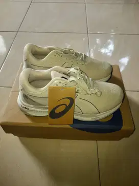 Running Shoes Asics Gel Kayano 30, Colour : Oatmilk, Size EU : 39