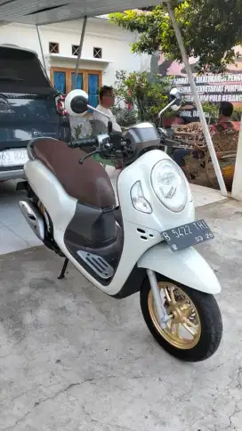 Bissmillah djual motor Honda Scoopy prestige 2021
