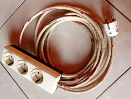 Stop kontak 3 socket BROCO
