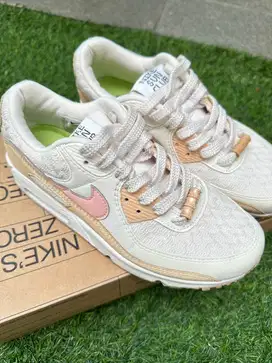 Sepatu Nike Air Max 90 SE