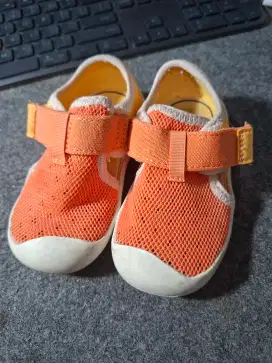 Adidas Terrex Captain Toey I - Orange
Ukuran EU 20, insole 11.5CM