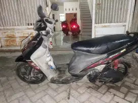 Dijual motor Suzuki Spin 2009