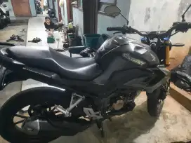Cb 150 SE warna hitam