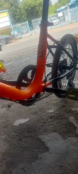 Sepeda Minion LIKE NEW