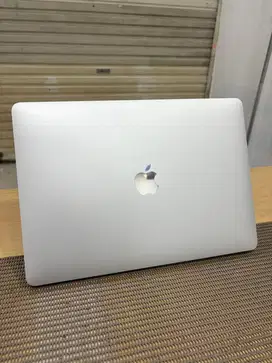 Dijual LCD Macbook Pro 13 inch 2017 A1706/A1708 Original Copotan