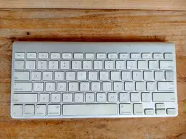 Apple Wireless Keyboard A1314 Bluetooth Original - Keyboard Aluminium