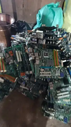 Menerima semua jenis limbah elektronik