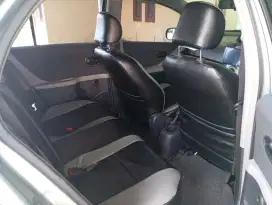 Dijual Yaris E tahun 2011 manual full ori