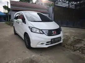 Honda Freed E/PSD metik 2015 Putih