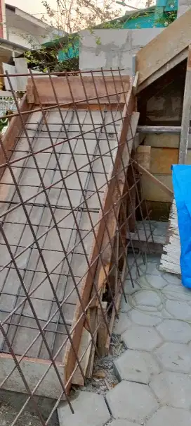 Wiremes M10  lebihan cor tangga beton