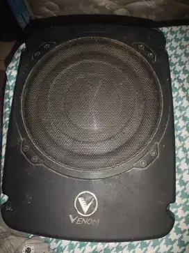 subwoofer kolong venom