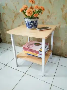 Meja teras meja sudut meja nakas