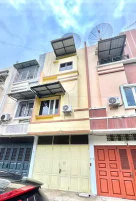 KOMPLEK MEGATOWNHOUSE