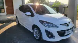 Mazda 2 Sedan 2012 AT Punya Istri