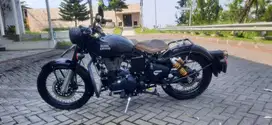 ROYAL EIFIELD 500 STEALTH BLACK