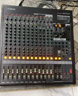 Mixer yamaha mgp16x