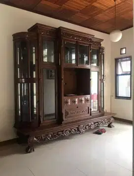Lemari jati hias mewah