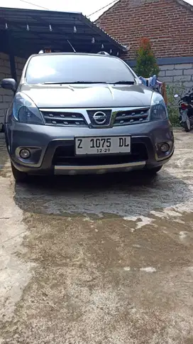 Nissan Grand livina 2010 Bensin