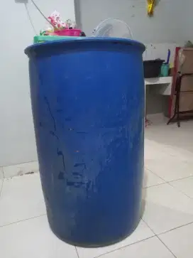 Drum Biru Bekas