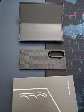 samsung galaxy fold 7 512gb.  baru.