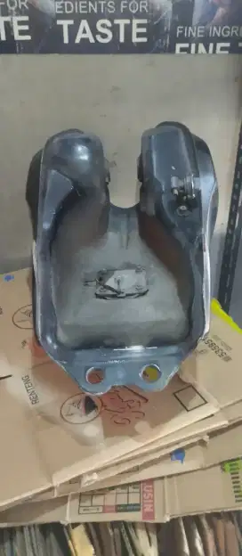 Tangki motor Suzuki thunder
