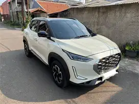 NISSAN MAGNITE - 1.0L TURBO PREMIUM CVT TWO TONE 2023