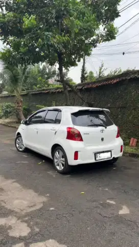 Toyota Yaris 2012 J AT Bakpao