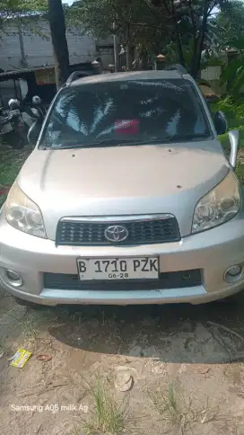 Di jual mobil bekas pemakaian pribadi