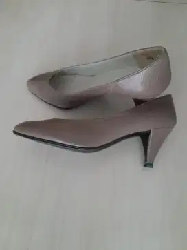 Preloved sepatu branded
