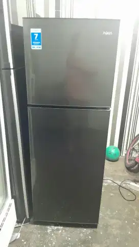 Kulkas aqua 2 pintu