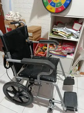 Kursi Roda Lipat Belum Pernah Dipakai