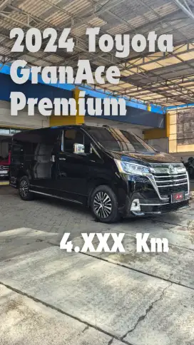 Toyota GranAce Premium 2.8 Diesel 2023 LOW KM!!