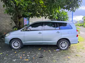 Toyota Kijang Innova 2005 Bensin