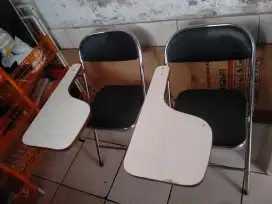 Kursi kuliah lipat