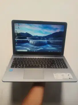 Laptop asus x541s bagus ram 4/ ssd 256