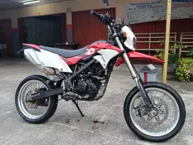 Kawasaki D-Tracker SE super moto 2019