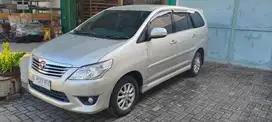 Innova 2.0 V AT Bensin 2012 Silver