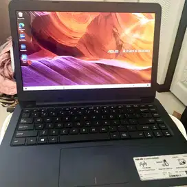 ASUS VIVOBOOK 14 E402YA - 4GB/256 SSD