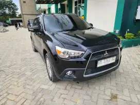Di jual Mishubishi OUTLANDER