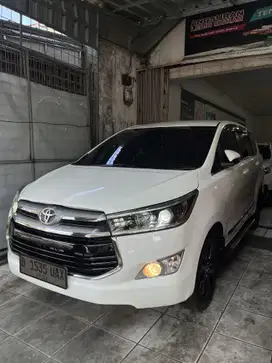 Diesel! Toyota Kijang Innova 2.4 V Reborn solar AT 2019 antik putih