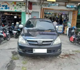 Innova V bensin A/T (matic)