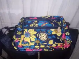 Tas selempang wanita
