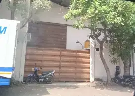 Gudang Manukan sebelum Margomulyo. Deket tol. Sby barat