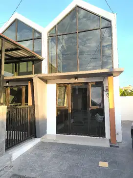 Minimalis 400jutaan di Surabaya Timur 2 Carport Siap Huni BARU GRESS