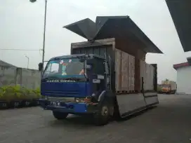 Dicari marketing berpengalaman untuk perusahaan trucking .