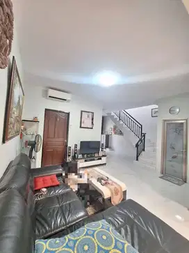 Dijual Rumah Beverly Green