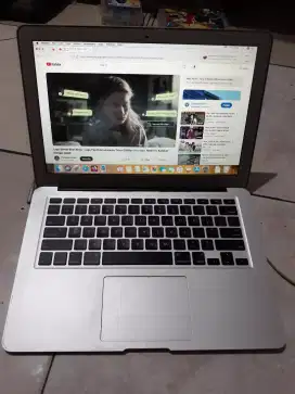 Macbook air 2011 i5 ram 4gb ssd 256gb minus