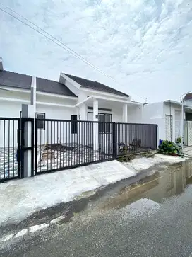 Rumah Modern Bangunan Baru Lokasi Sawojajar