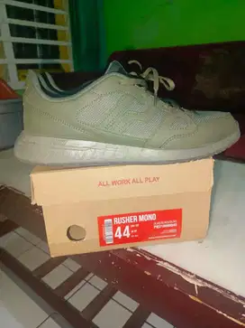 Sepatu Sneakers PIERO Rusher Mono Original Full Box Like New