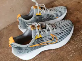 Jual sepatu Nike interract ori size 43 bisa byar cod d tempat